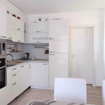 Дава се под наем Двустаен апартамент в Несебър - 74 кв.м за 305.49 € - Снимка #1