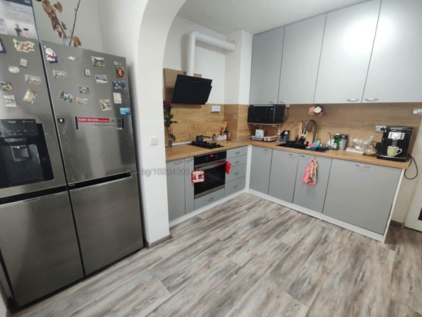 Четиристаен апартамент в Шумен, Тракия - 115 кв.м за 1242 €/кв.м - Снимка #1