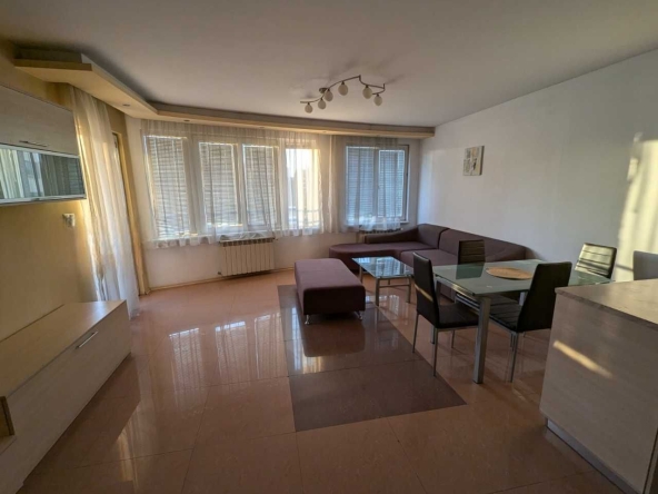 Дава се под наем Тристаен апартамент в София, Изток - 98 кв.м за 867 € - Снимка #1