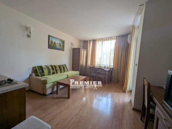 Двустаен апартамент в к.к. Слънчев бряг - 63 кв.м за 1032 €/кв.м - Снимка #1