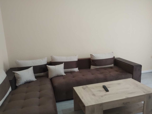 Дава се под наем Тристаен апартамент в Пловдив, Гагарин - 86 кв.м за 375 € - Снимка #1