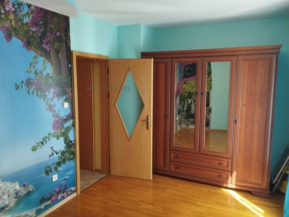 Дава се под наем Тристаен апартамент в Пловдив, Център - 103 кв.м за 663 € - Снимка #1