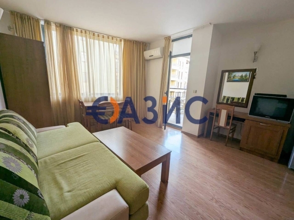 Двустаен апартамент в к.к. Слънчев бряг - 63 кв.м за 1110 €/кв.м - Снимка #1