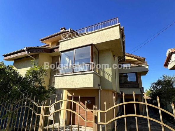 Къща в Бургас, Банево - 318 кв.м за 786 €/кв.м - Снимка #1