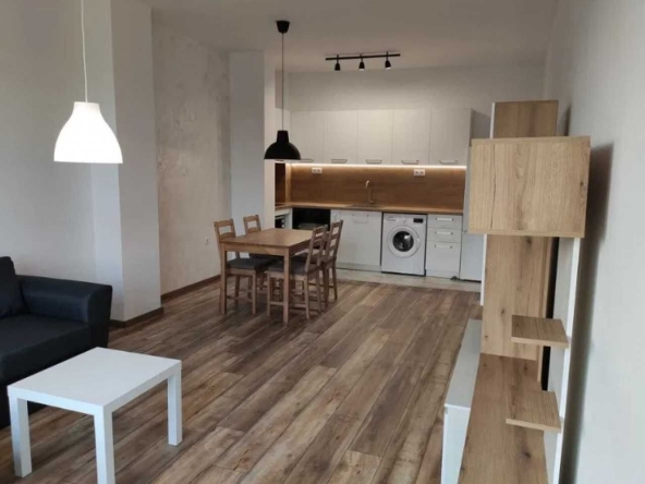 Дава се под наем Двустаен апартамент в Пловдив, Тракия - 80 кв.м за 323.85 € - Снимка #1