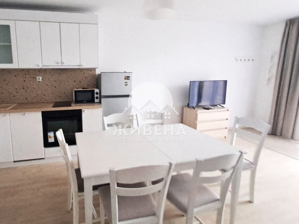 Дава се под наем Четиристаен апартамент в к.к. Св.Св. Константин и Елена - 170 кв.м за 1400 € - Снимка #1