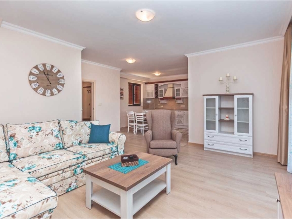 Дава се под наем Къща в Поморие - 130 кв.м за 1100 € - Снимка #1