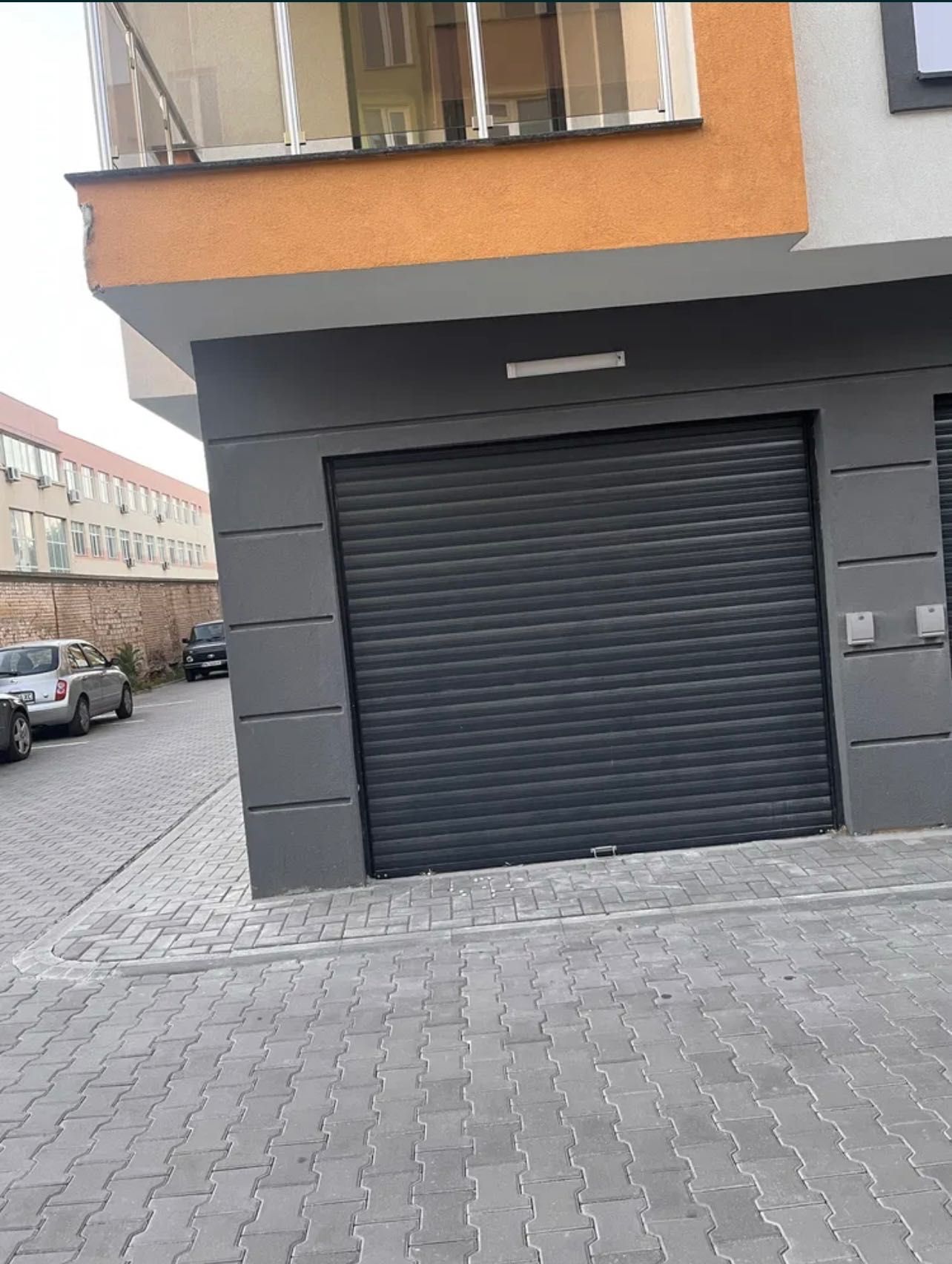 Дава се под наем Гараж / Паркомясто в Асеновград - 18 кв.м за 61.2 € - Снимка #1