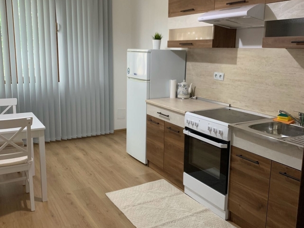 Дава се под наем Двустаен апартамент в Благоевград, Идеален център - 70 кв.м за 255 € - Снимка #1