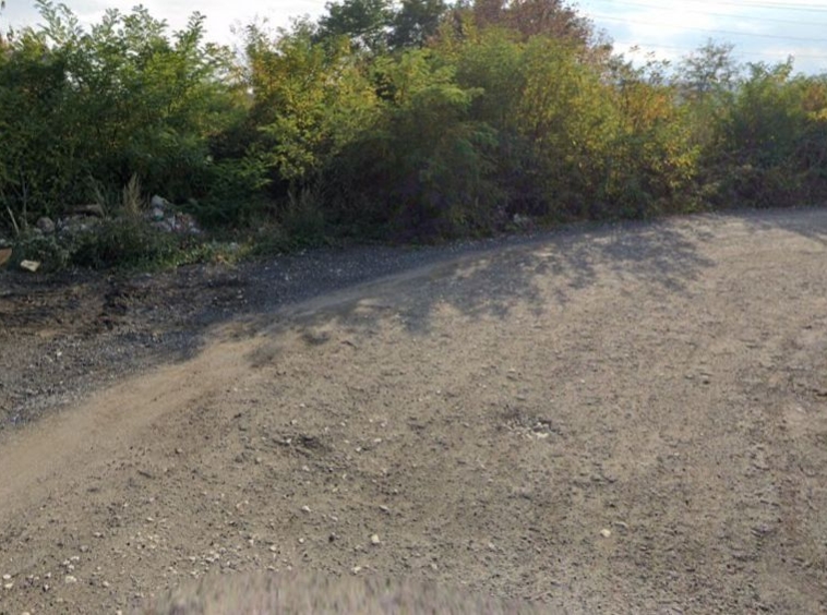 Дава се под наем Парцел в Кърджали, Център - 3500 кв.м за 3500 € - Снимка #1