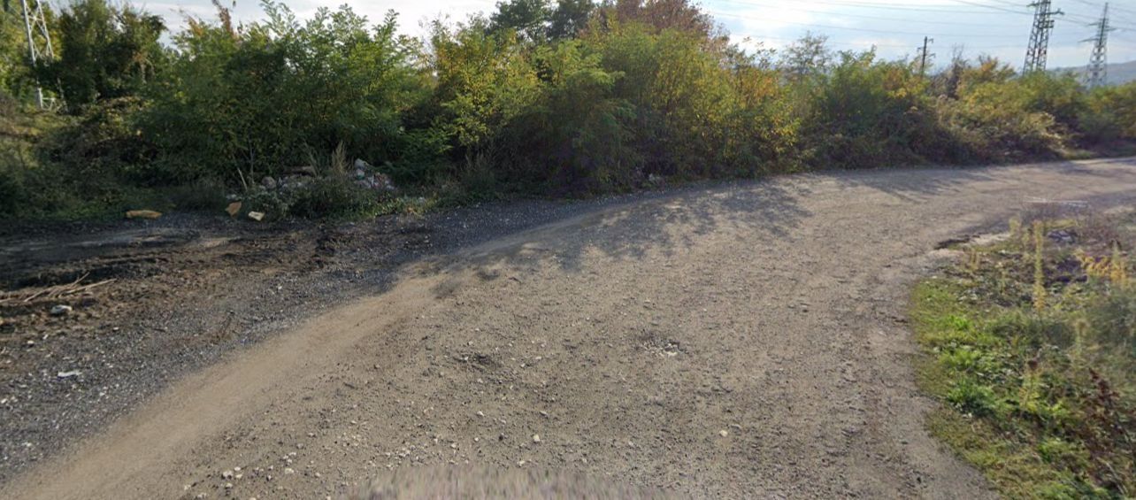 Дава се под наем Парцел в Кърджали, Център - 3500 кв.м за 3500 € - Снимка #1