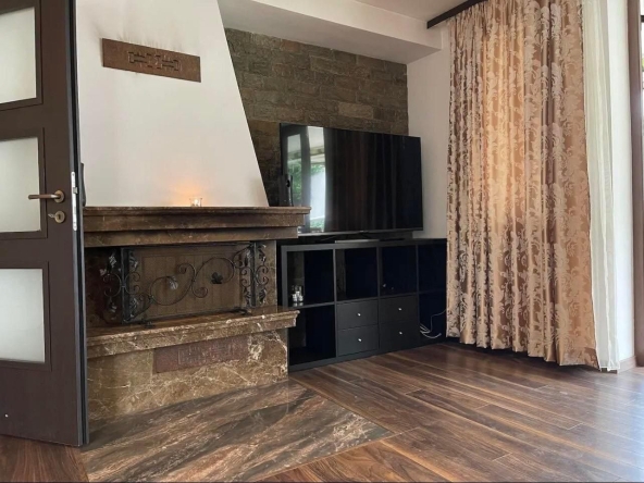 Дава се под наем Къща в София, Симеоново - 160 кв.м за 1100 € - Снимка #1
