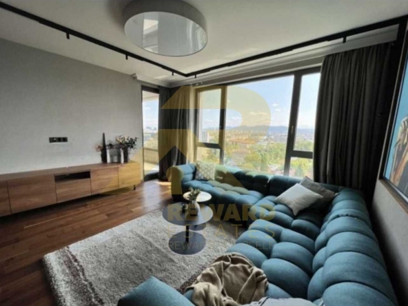 Тристаен апартамент в София, Изгрев - 127 кв.м за 3701 €/кв.м - Снимка #1