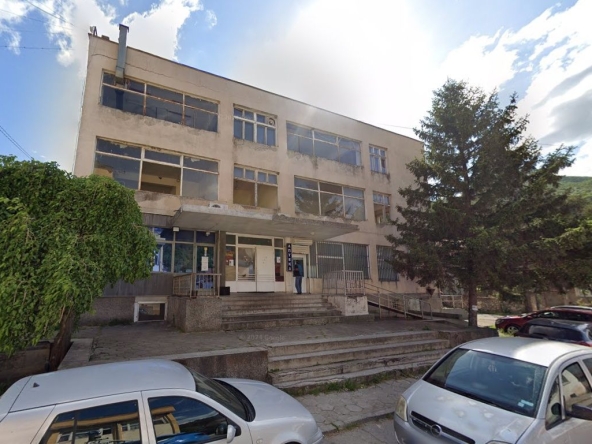 Промишлена сграда в Бобошево - 297 кв.м за 146 €/кв.м - Снимка #1