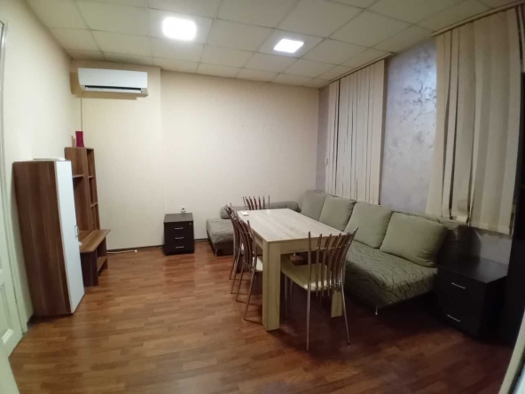 Дава се под наем Тристаен апартамент в София, Център - 115 кв.м за 618.12 € - Снимка #1