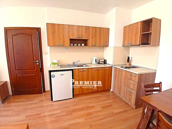 Двустаен апартамент в к.к. Слънчев бряг - 66 кв.м за 649 €/кв.м - Снимка #1