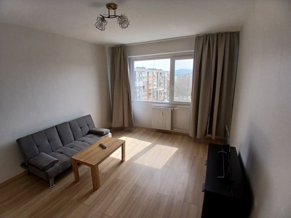 Дава се под наем Двустаен апартамент в Перник, Изток - 60 кв.м за 398.82 € - Снимка #1