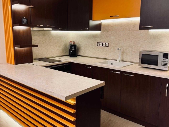 Дава се под наем Двустаен апартамент в Стара Загора, Център - 80 кв.м за 510 € - Снимка #1