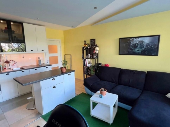 Дава се под наем Двустаен апартамент в София, Младост 1 - 65 кв.м за 648.21 € - Снимка #1