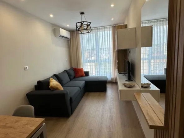 Дава се под наем Тристаен апартамент в Русе, Широк център - 50 кв.м за 402.9 € - Снимка #1