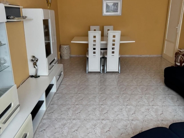 Дава се под наем Двустаен апартамент в Пловдив, Каменица 1 - 60 кв.м за 418.71 € - Снимка #1