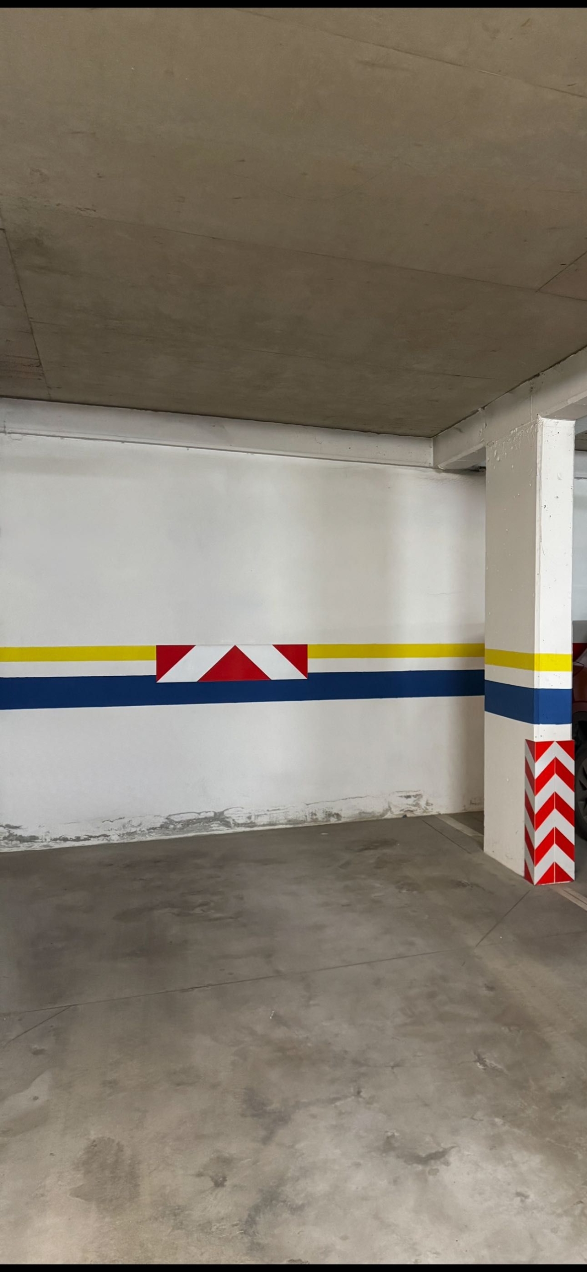 Дава се под наем Гараж / Паркомясто в София, Младост 3 - 15 кв.м за 119.34 € - Снимка #1