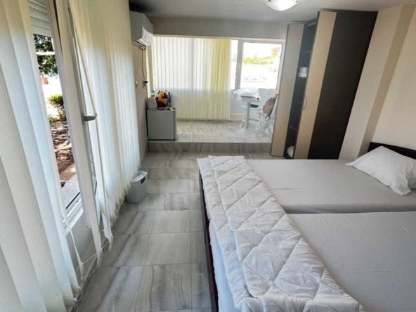 Дава се под наем Ателие в Поморие - 20 кв.м за 200 € - Снимка #1