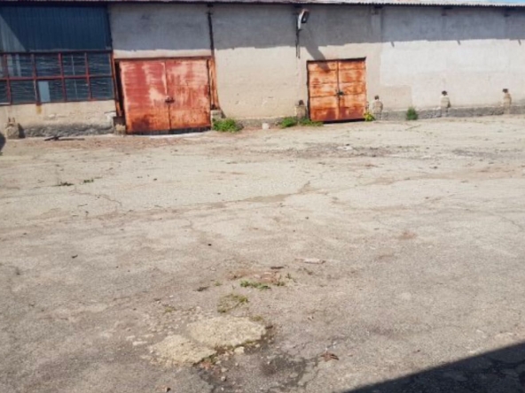 Дава се под наем Склад в Стара Загора, Център - 250 кв.м за 183.6 € - Снимка #1