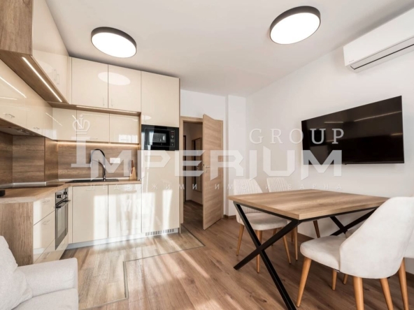 Дава се под наем Тристаен апартамент в к.к. Св.Св. Константин и Елена - 80 кв.м за 1326 € - Снимка #1