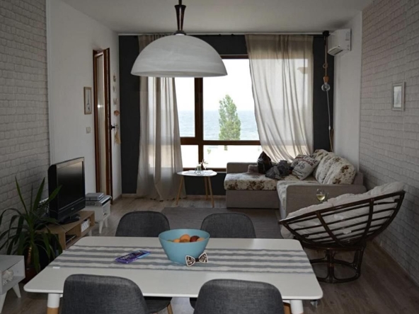 Дава се под наем Двустаен апартамент в Варна, Аспарухово - 70 кв.м за 850 € - Снимка #1