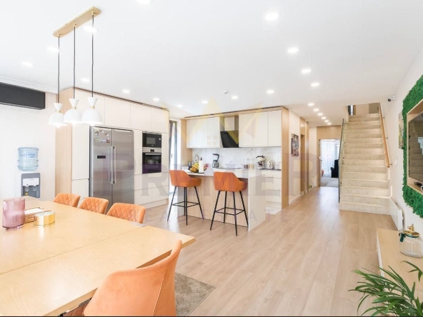 Мезонет в к.к. Св.Св. Константин и Елена - 300 кв.м за 2100 €/кв.м - Снимка #1