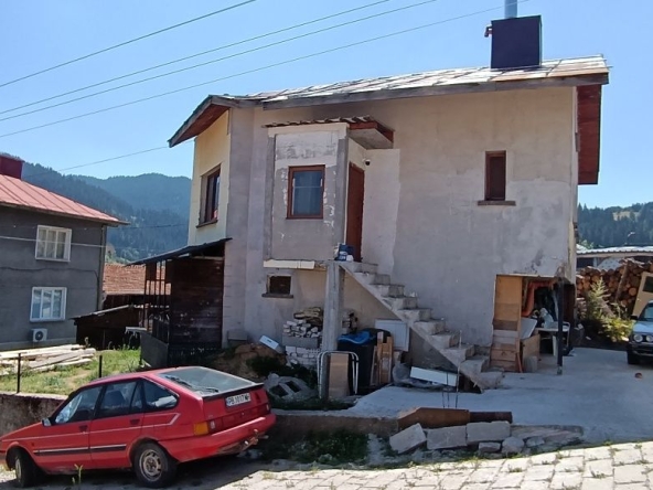 Къща в Чепеларе - 210 кв.м за 358 €/кв.м - Снимка #1