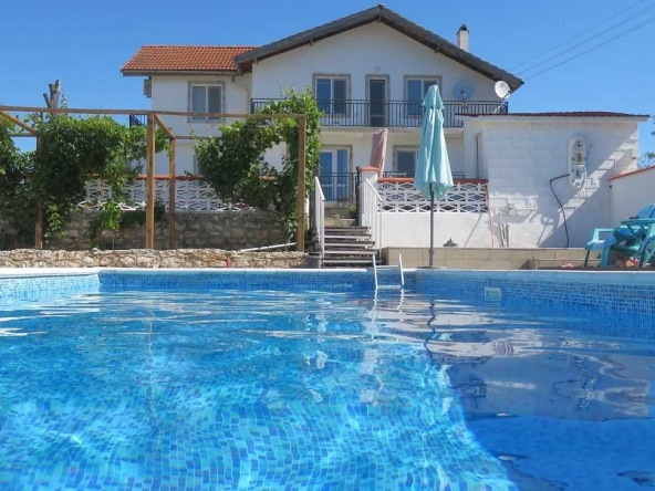 Къща в с. Иречек, Област Добрич - 124 кв.м за 1148 €/кв.м - Снимка #1