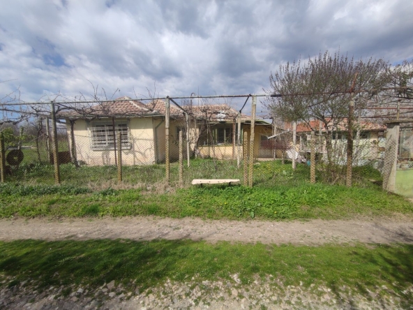 Къща в с. Михайлово, Област Стара Загора - 160 кв.м за 90 €/кв.м - Снимка #1