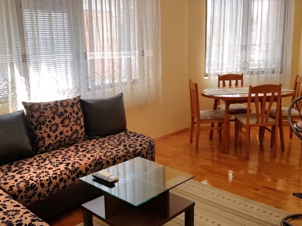 Дава се под наем Тристаен апартамент в Поморие - 80 кв.м за 459 € - Снимка #1