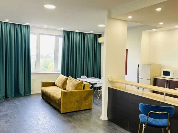 Дава се под наем Двустаен апартамент в София, Център - 65 кв.м за 407.49 € - Снимка #1