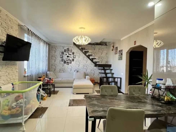 Дава се под наем Тристаен апартамент в София, Зона Б-18 - 90 кв.м за 612 € - Снимка #1