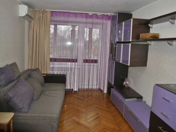 Дава се под наем Тристаен апартамент в София, Център - 100 кв.м за 612 € - Снимка #1