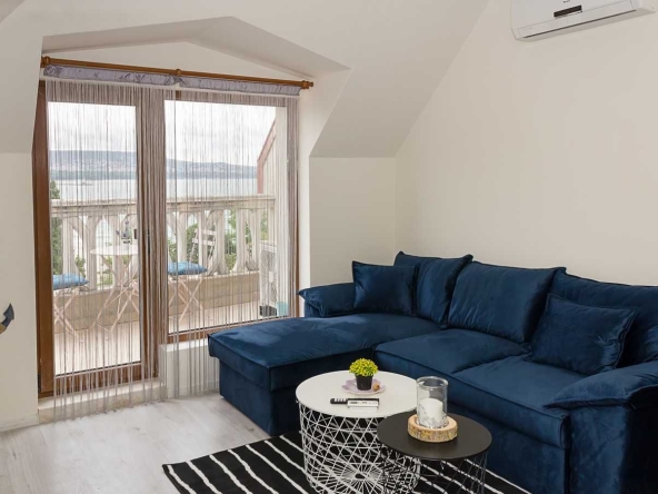 Дава се под наем Двустаен апартамент в Варна, Аспарухово - 65 кв.м за 700 € - Снимка #1