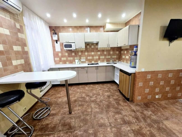 Дава се под наем Едностаен апартамент в София, Витоша - 50 кв.м за 408 € - Снимка #1