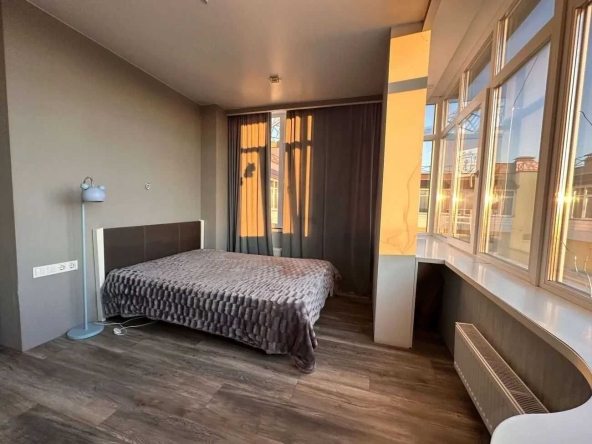 Дава се под наем Тристаен апартамент в София, Център - 90 кв.м за 510 € - Снимка #1