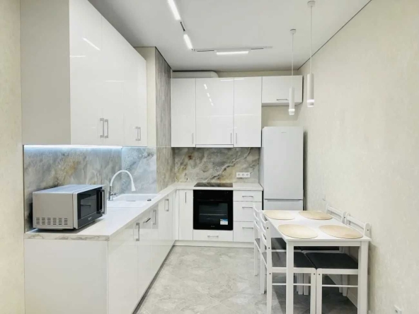 Дава се под наем Двустаен апартамент в София, Център - 55 кв.м за 408 € - Снимка #1