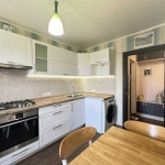 Дава се под наем Тристаен апартамент в София, Зона Б-18 - 100 кв.м за 637.5 € - Снимка #1