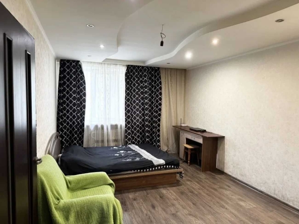 Дава се под наем Двустаен апартамент в София, Център - 55 кв.м за 407.49 € - Снимка #1