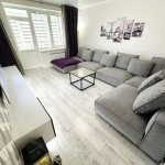 Дава се под наем Тристаен апартамент в София, Център - 90 кв.м за 561 € - Снимка #1