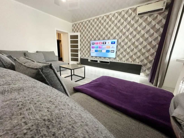 Дава се под наем Двустаен апартамент в София, Зона Б-18 - 60 кв.м за 548.25 € - Снимка #1