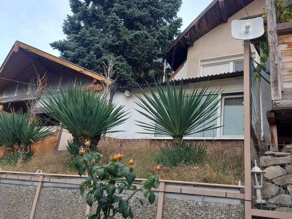 Къща в Шумен, м-т Чашка - 524 кв.м за 137 €/кв.м - Снимка #1