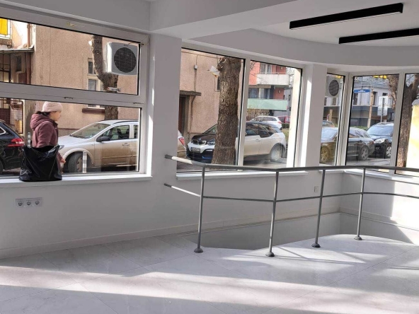 Магазин в София, Лозенец - 112 кв.м за 2009 €/кв.м - Снимка #1