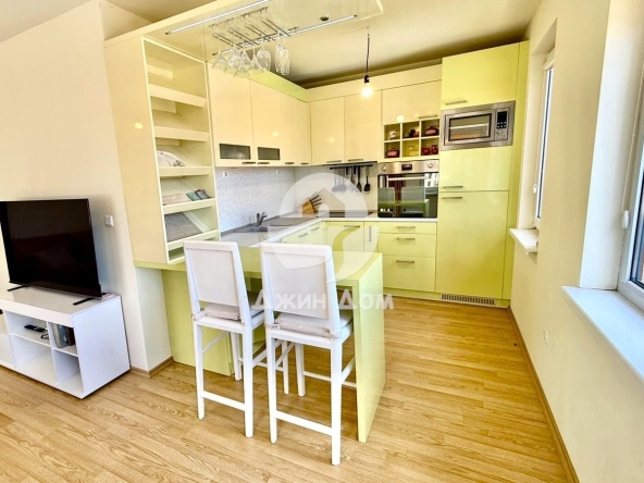 Тристаен апартамент в Бяла - 100 кв.м за 899 €/кв.м - Снимка #1