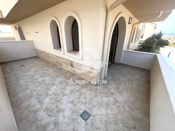 Двустаен апартамент в с. Кошарица, Област Бургас - 56 кв.м за 774 €/кв.м - Снимка #1